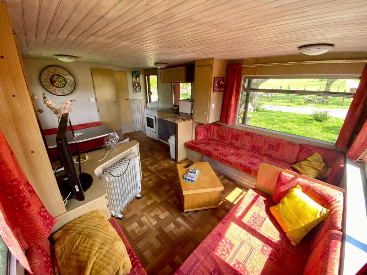 Mobilhome Sous Chalet En Bois A La Ferme Josnes Экстерьер фото